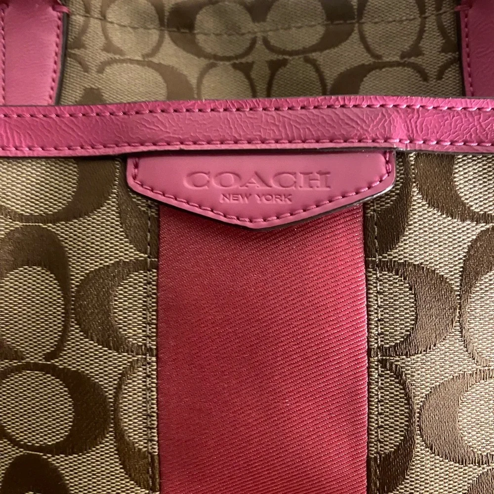 NWOTCoach zip top signature stripe tote canvas and patent leather - Picture 2 of 8